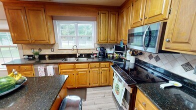 100 Pinyon Pines in Yorktown, VA - Building Photo - Building Photo
