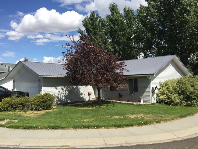 property at 2770 Jennings Way