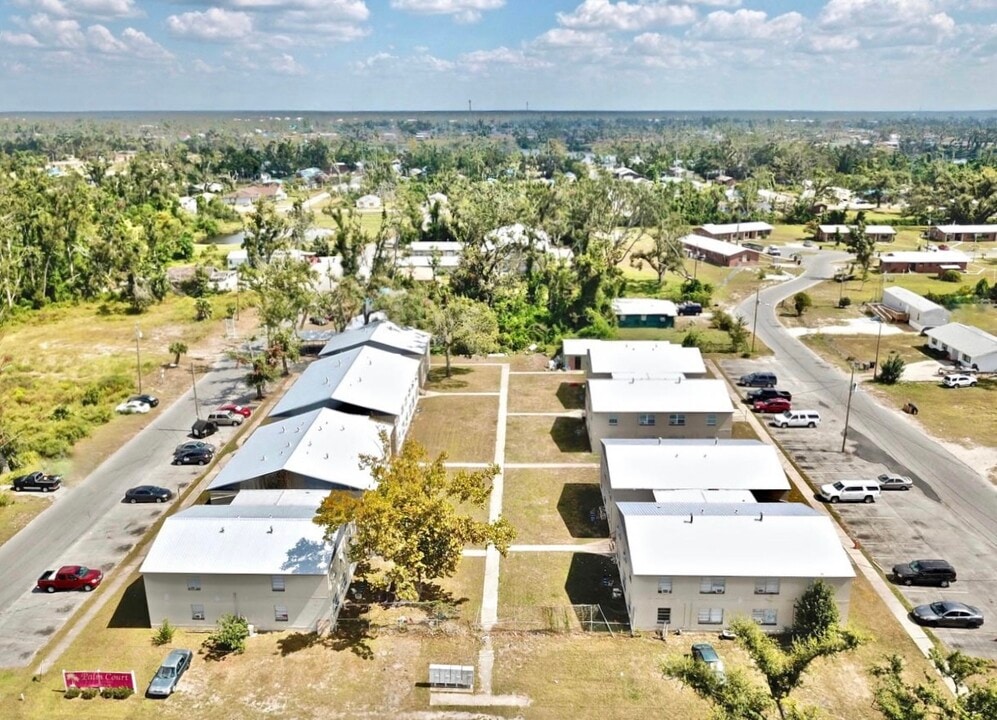 Palm Court Apartments in Panama City, FL - Building Photo