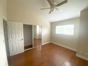 3461 NW 44th St in Lauderdale Lakes, FL - Building Photo - Building Photo