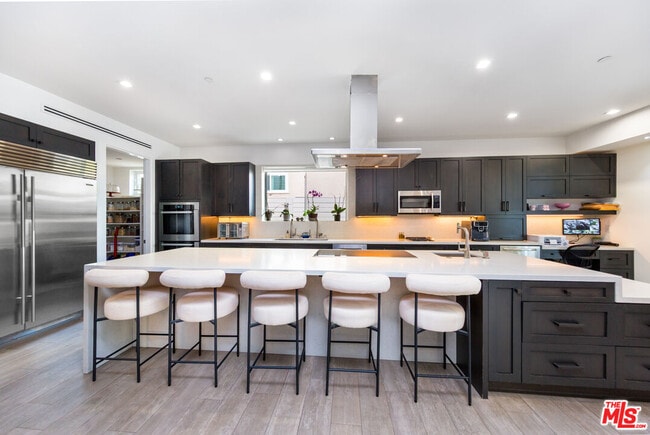 9401 Kirkside Rd in Los Angeles, CA - Building Photo - Building Photo