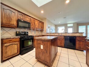10204 Los Barros Trail in Fort Worth, TX - Building Photo - Building Photo