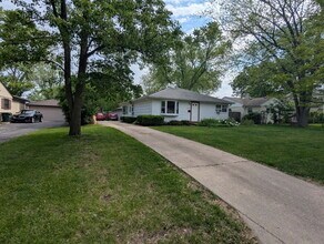 2600 George St in Rolling Meadows, IL - Building Photo - Building Photo