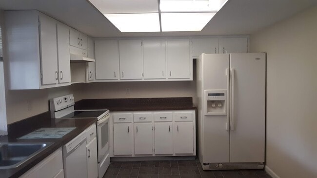 3832 SE 7th Ave in Cape Coral, FL - Building Photo - Building Photo