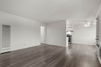 Sunset Square Apartments in West Covina, CA - Building Photo - Building Photo