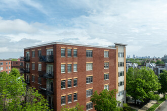 2300-2330 W Saint Paul Ave in Chicago, IL - Building Photo - Primary Photo