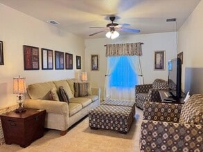 5410 Marcella Ave, Unit 8 in Laredo, TX - Building Photo - Building Photo