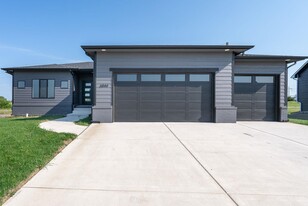 6844 E Pheasant Rdg Cir