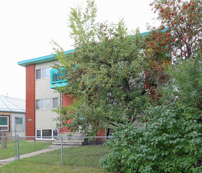 Phelips Apartments in Edmonton, AB - Building Photo - Building Photo