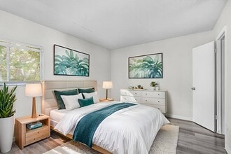 The Meridian at 2825 in Ft. Myers, FL - Building Photo - Building Photo