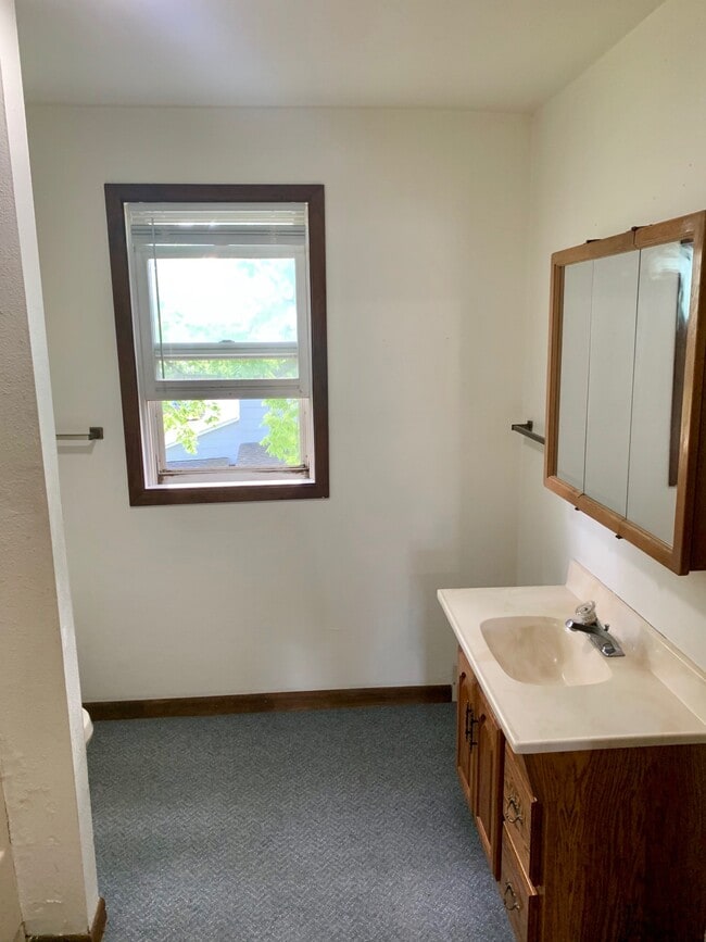 931 7th St S in La crosse, WI - Building Photo - Building Photo