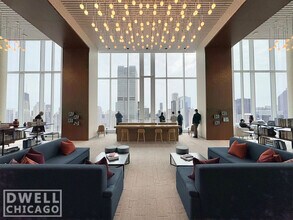 322 N Orleans St, Unit 404 in Chicago, IL - Foto de edificio - Building Photo