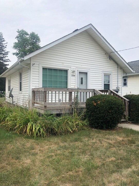 1320 Englewood Ave in Waterloo, IA - Building Photo