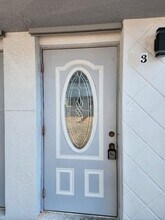 1701 N Treasure Dr in North Bay Village, FL - Foto de edificio - Building Photo