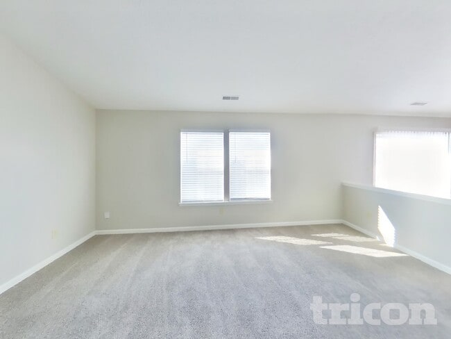 11611 Tucker Ct, Unit 406 in Indianapolis, IN - Building Photo - Building Photo