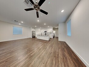 654 N Water St in Henderson, NV - Building Photo - Building Photo