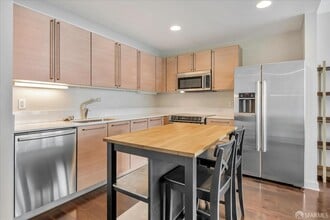 1160 Mission St in San Francisco, CA - Building Photo - Building Photo