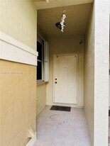 2122 Pasa Verde Ln in Weston, FL - Building Photo