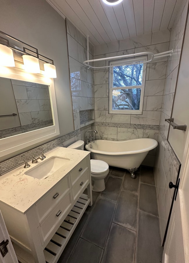 1211 N Nashville Ave in Sheffield, AL - Building Photo - Building Photo