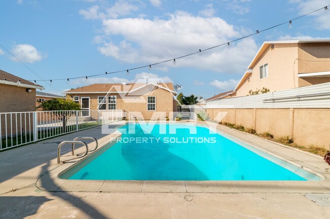 property at 5114 Torrance Blvd