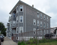 206 Crapo St in New Bedford, MA - Building Photo - Building Photo