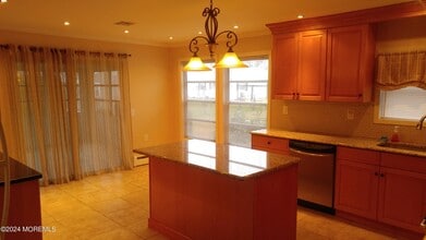 48 Rodhos St in Toms River, NJ - Building Photo - Building Photo