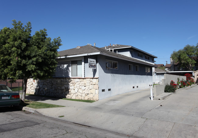 3061 E 60th Pl in Huntington Park, CA - Foto de edificio - Building Photo