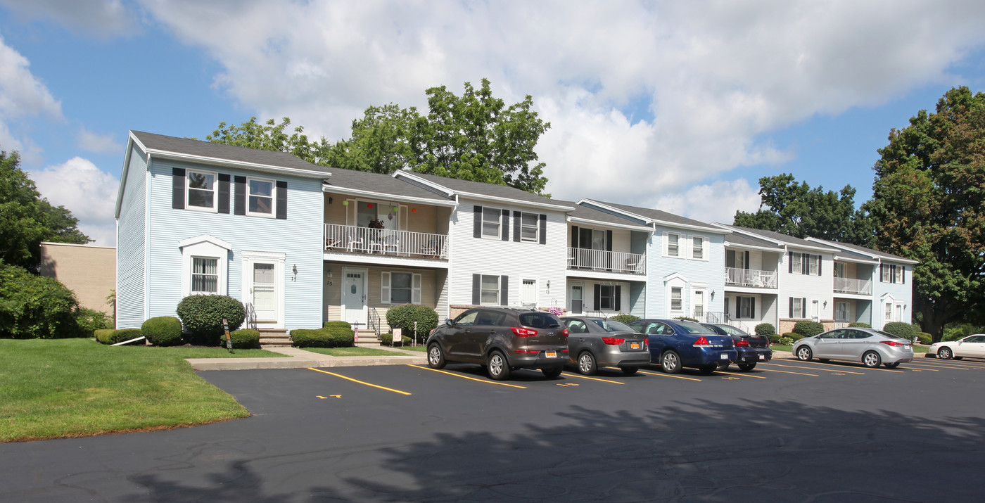 Southfield Apartments in Webster, NY - Building Photo