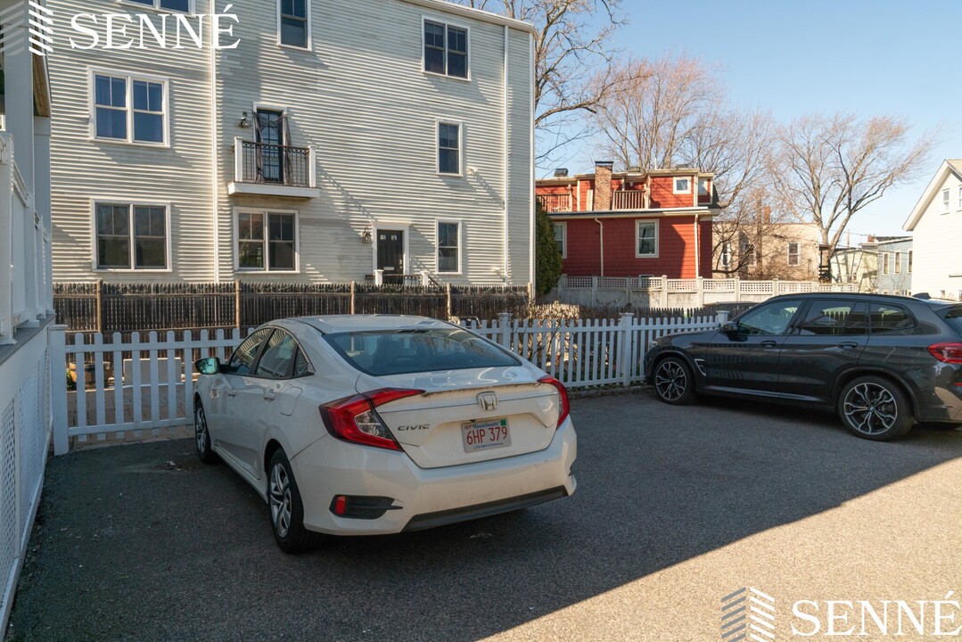 9 Dimick St, Unit 2 in Somerville, MA - Building Photo