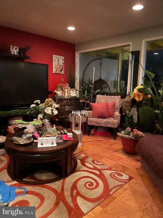 7304 Donnell Dr in Forestville, MD - Building Photo