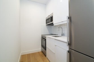 59 Thompson St in New York, NY - Building Photo - Building Photo