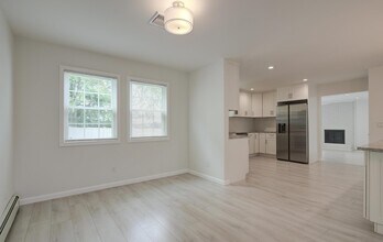 3 Dartmouth Dr in Glen Cove, NY - Building Photo - Building Photo