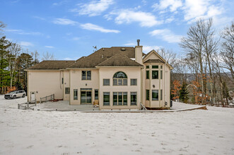 707 Kennedy Ct in East Stroudsburg, PA - Foto de edificio - Building Photo