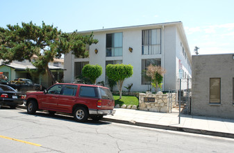 428 E Cypress Ave in Burbank, CA - Building Photo - Building Photo