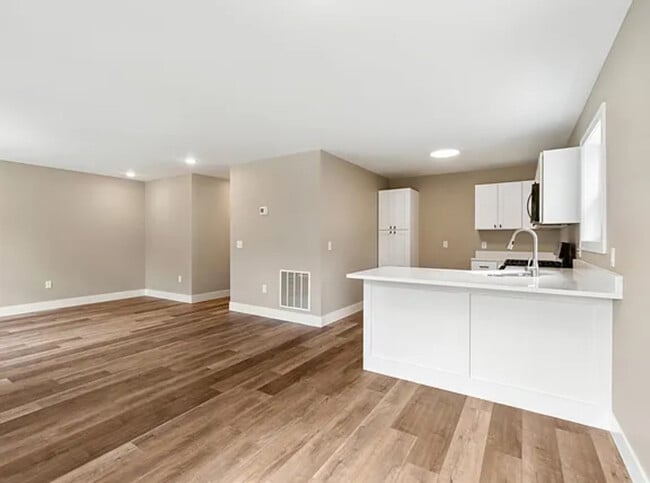 307 N Van Dorn St in Jackson, MI - Building Photo - Building Photo