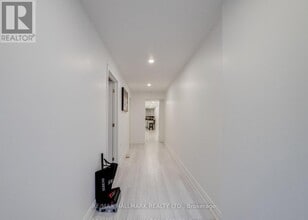 11 Burcombe Cross in Guelph, ON - Building Photo - Building Photo