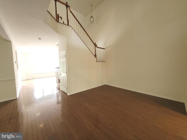 35 Tudor Ct