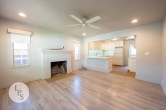 534 W Hedges Ave in Fresno, CA - Building Photo - Building Photo