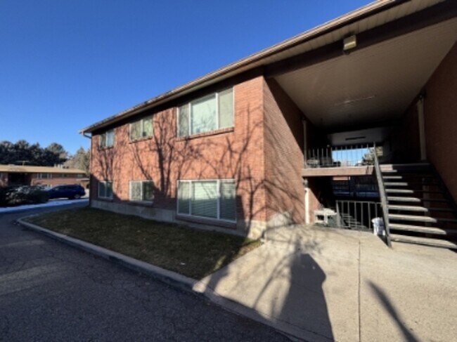property at 4768 S Bonair St