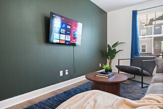 1131 Fairway Green Ln in Charlotte, NC - Foto de edificio - Building Photo