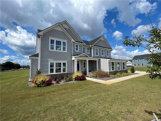 105 Marchmont Dr in Locust Grove, GA - Building Photo - Building Photo