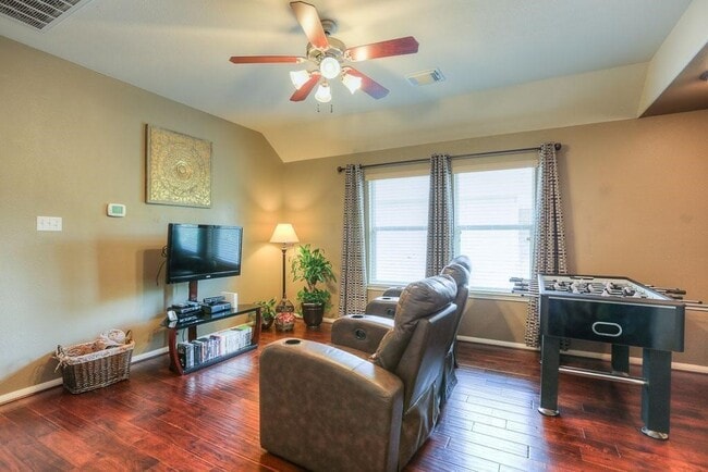 property at 66 W Spindle Tree Cir