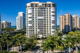 Le Jardin at Park Shore in Naples, FL - Foto de edificio - Building Photo