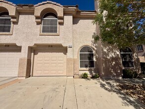 1612 Aspen Meadows Dr in Henderson, NV - Building Photo - Building Photo