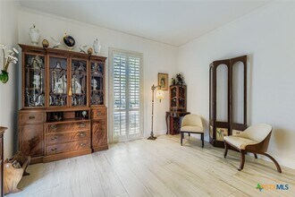 7711 Broadway in San Antonio, TX - Building Photo - Building Photo