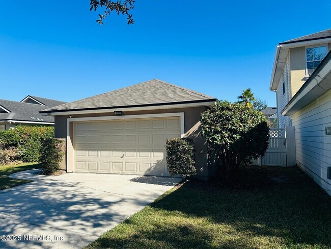 4070 Pebble Brooke Circle South in Orange Park, FL - Building Photo - Building Photo