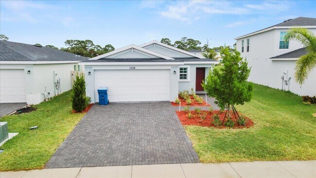 1338 Colebrook Cir SW in Palm Bay, FL - Building Photo - Building Photo