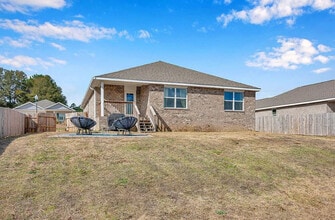 3285 Chappelwood Dr in Crestview, FL - Foto de edificio - Building Photo
