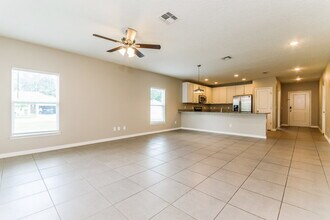 126 Briarcliff Dr in Poinciana, FL - Foto de edificio - Building Photo