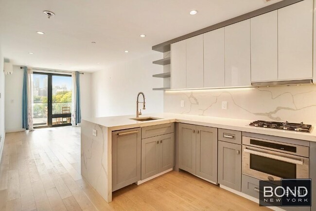 property at 11-07 Welling Ct